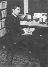 К.Чуковский в своём кабинете. Куоккала, 1910-е гг. Фото К.Буллы