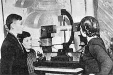 Кабинет электричества в Доме занимательной науки. Фотография, 1941 г.
