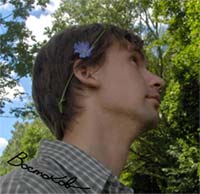 Станислав Востоков с цветком цикория. Фотография, автограф
