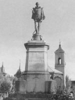 Памятник Сервантесу в Акале-де-Энарес. Фотография