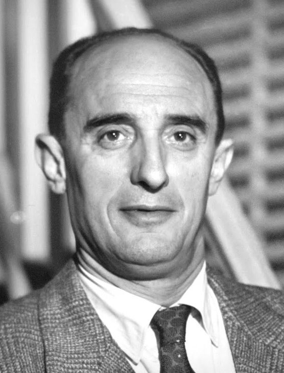 Пьер Буль